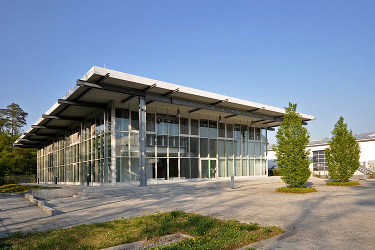 Die Experten vom Tüv Süd und dem Tüv Hessen stellten im Technologie- und Umweltzentrum Pfungstadt die beiden Verbrauchszyklen NEFZ und WLTP gegenüber. (Foto: Tüv Süd)