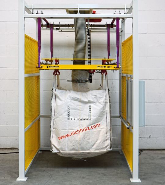 Die Big-Bag-Befüllstation besitzt einen Teleskopschlauch, der Big Bag und Befüllstutzen verbindet. Die Station kann mit verschiedenen Fördersystemen kombiniert werden.(Bild:  Eichholz)
