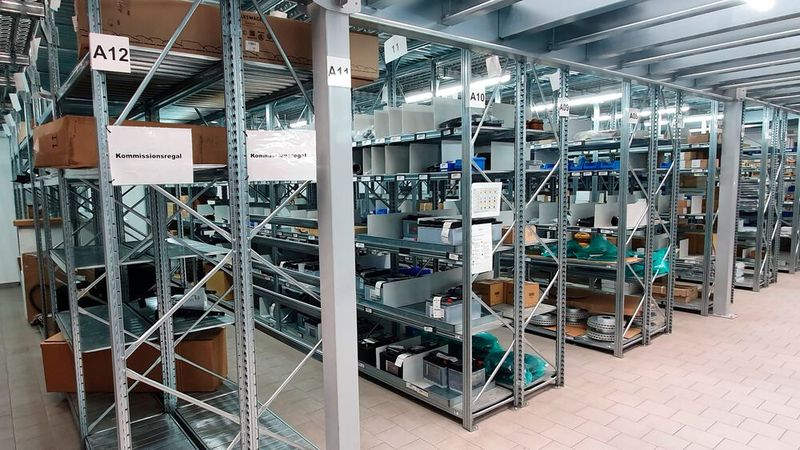 Ein Blick in das Teilelager von Glinicke. (Bild: Mauritz/»kfz-betrieb«)