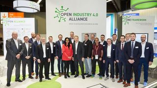 Die Open Industry 4.0 Alliance auf der SPS 2019 (v.l.): Jörg Zimmermann, Andreas Micheel und Andreas Gatterburg (Hilscher), Tobias Schwartz (IFM), Johannes Schmitt (Q-loud), Christian Liedke (Kuka), Marius Grathwohl (Multivac), Smitha Rayala (SAP), Gerd Hoppe (Beckhoff), Nils Herzberg und Sven Toothman (SAP), Thomas May (IFM), Ariel Rosenfeld (3D Signals), Ekrem Yigitdoel (Voith), Hans-Jürgen Hilscher (Hilscher), Wolfgang Möller (Itelligence), Matthias Betz (IFM), Rüdiger Hussong (Software AG), Daniel Brökling (Beckhoff) und Andreas Magiera (Software AG).
 (Open Industry 4.0 Alliance )