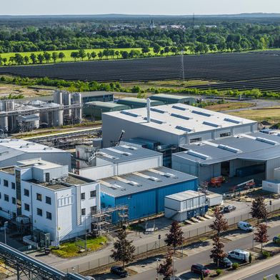 BASF hat in Schwarzheide eine Recyclinganlage für Akkus aus E-Autos in Betrieb genommen. (Bild: BASF)