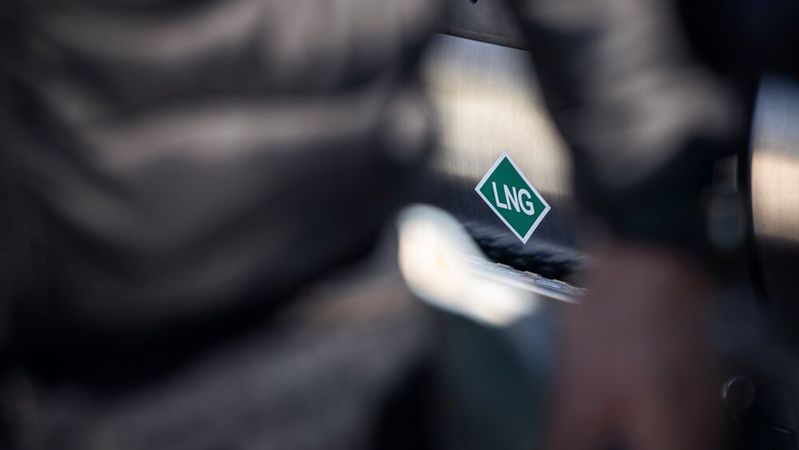 Erdgas-Lkw tanken in Deutschland fast ausschließlich Biomethanol.(Bild:  Volvo Trucks)