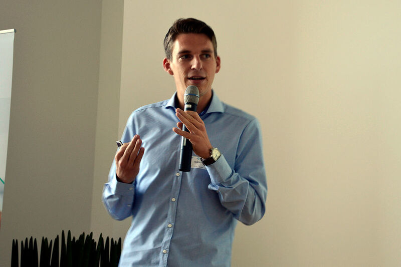 … zusammen mit Niklas Hostnik, ZDK-Referent für Digitalisierung & alternative Antriebe. Die Diskussion der Ergebnisse vertieften sie in einem Workshop. (Achter/»kfz-betrieb«)