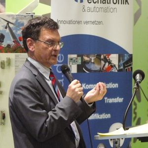 Peter Heinrich von der Energieagentur im Bayerischen StMWIVT erläuterte Zahlen und Fakten zur Energiewende in Bayern.