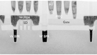 Transmissionselektronenmikroskopie (TEM) zeigt integrierte W-BPR-Linien mit Silizium-Fin-FET im Querschnitt eines Chipssubstrates. (Bild: Imec)