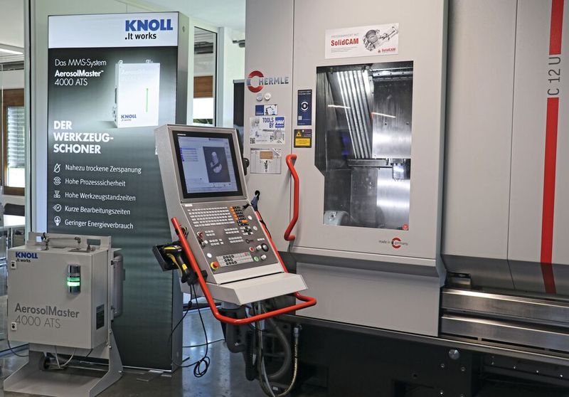 At the HAM Performance Center, a Hermle machining center C 12 U handles all drilling and milling tasks. It can be used for machining with emulsion, as well as dry and with the Knoll minimal quantity lubrication system AerosolMaster. (Image:Knoll)