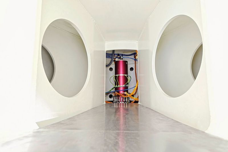 Der Mittendurchlass mit einem Durchmesser von 1000 mm ermöglicht einen Servicezugang ins Innere der Vorrichtung und lässt Raum für zusätzliche Aggregate. (Fibro)