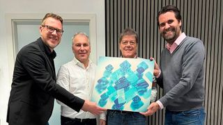 (V. l.) Sascha Kurth (CFO/CCO Citadelle Systems), Thomas Broschard und Jens Hochhuth (Geschäftsführer der HuBCom) sowie Christopher Decker (CEO Citadelle Systems) (Bild: Citadelle Systems)