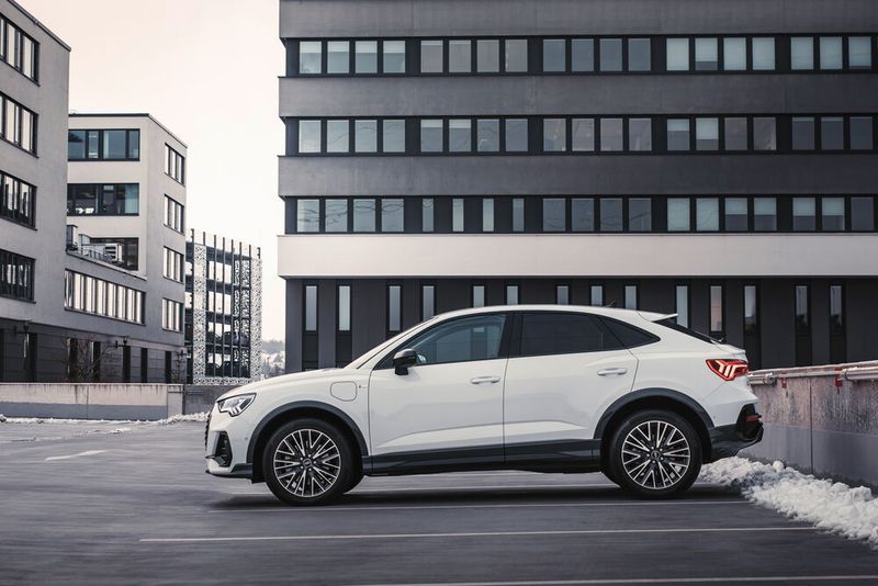 Das SUV ist viereinhalb Meter lang. (Bild: Audi)