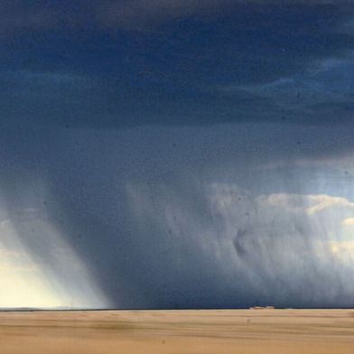 Aus der Luft über den Regen ins Gewässer: Das PFAS-Molekül TFA ist sehr mobil und zugleich extrem persistent (Symbolbild). (Bild: frei lizenziert (Lucy Chian))