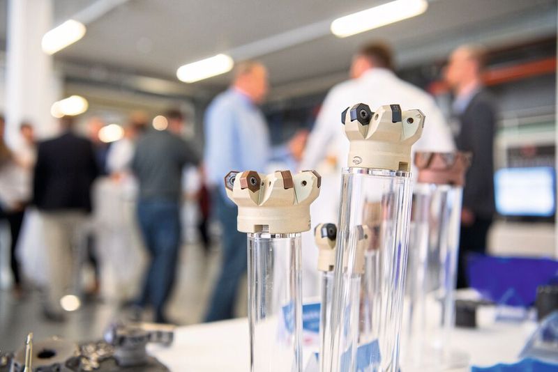 An der Tischmesse konnten sich die Besucher über Neuheiten informieren. (Bild: Thomas Entzeroth)