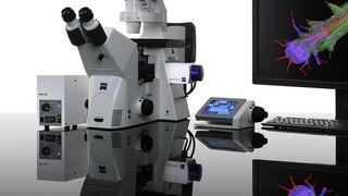Die neue Systemlösung für die Fluoreszenzmikroskopie Apotome.2 wird einfach in den Leuchtfeldblendenschacht des Mikroskopstrahlenganges eingesetzt.  (Bild: Carl Zeiss)