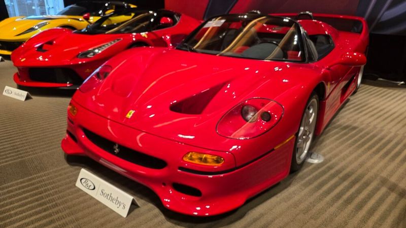 Platz 8: Für nur unwesentlich weniger Kohle gab's dieses 1995er Ferrari F50 Coupe  (12.105.000 Dollar bei RM Sotheby's). Eines von nur 55 Exemplaren, die für den US-Markt bestimmt waren. (Bild: Classic Analytics)