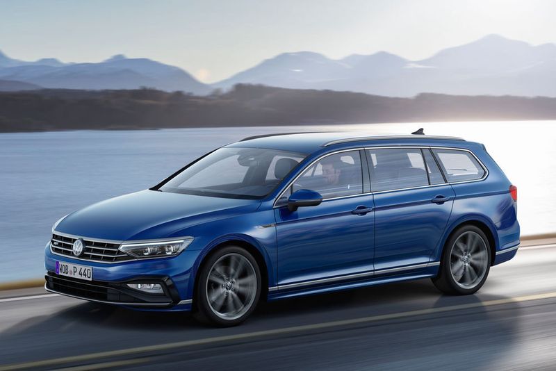Motorentechnisch bringt VW mit dem Passat unter anderem den Plug-in-Hybrid zurück.  (VW)