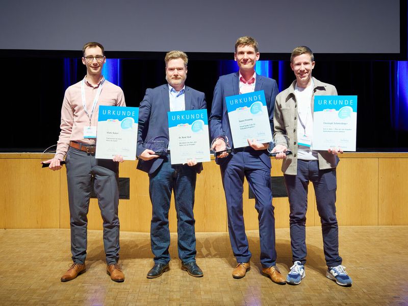 Ausgezeichnet: Die Gewinner des Best Speaker Awards zum ESE Kongress 2024 (vlnr): Malte Kaiser, Dr. René Graf, Daniel Penning und Christoph Schmiedinger (nicht im Bild: Johannes Bergsmann) (Bild: Nicolas Det)