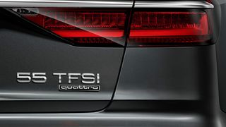 Eine zweistellige Ziffernkombination wie hier die 55 lässt künftig darauf schließen, wie hochmotorisiert ein Audi-Modell ist. (Audi)