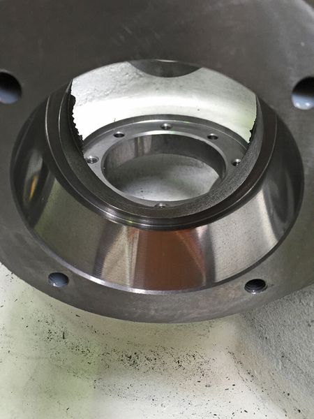 Das RX-Reibsystem ist nicht nur die Formel 1 (Ap = 0,15 mm, Vc = 100 m/min, Fz = 0,18 mm) unter den Reibwerkzeugen, es ist keinerlei Verlauf der Bohrung festzustellen. Urma bietet die Systeme aber auch mit Führungsleisten an, wenn notwendig. (Bild: Urma)