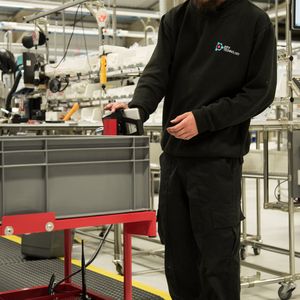 (Mobile Industrial Robots)