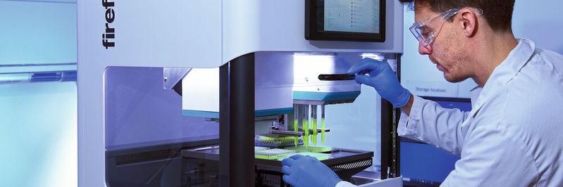 The all-in-one liquid handling platform from SPT Labtech relieves staff, e.g. in the genomics laboratory. The all-in-one liquid handling platform from SPT Labtech relieves staff, e.g. in the genomics laboratory.