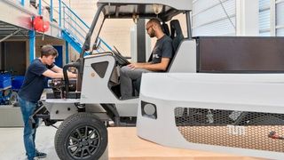 Mit dem Projekt „aCar“ der Technischen Universität München (TUM) soll Elektromobilität auch für die ländliche Bevölkerung in armen Regionen mit schlechter Infrastruktur nutzbar werden. (Bild: Andreas Heddergott / TU Muenchen)