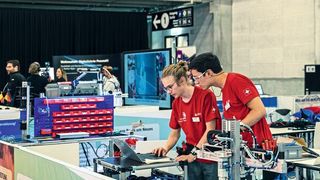 Auf der Sindex 2021 bereiteten sich die Lernenden für die WordSkills in Shanghai vor. (Bild: Bernexpo)