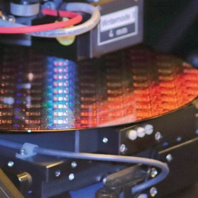 Mit neuen und umgerüsteten 300-mm-Fabs will Tower Semiconductor Japan zu seinem zentralen Produktionsstandort für Siliziumphotonik und optische Datenverbindungen ausbauen. Bis 2029 soll die Kapazität auf 45.000 300-mm-Wafer pro Monat steigen. (Bild: gemeinfrei)