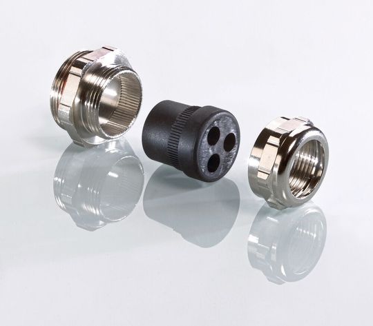 Mit dem Mehrfach-Dichteinsatz lassen sich mehrere, auch unterschiedlich dicke Kabel durch eine einzige Kabelverschraubung einfach installieren. (Bild:  Pflitsch)