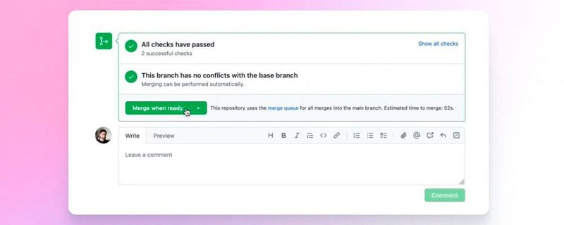Die Merge Queue von GitHub stellt sicher, dass eine Pull-Anfrage mit weiteren, vor ihr getätigten Änderungen kompatibel ist.
