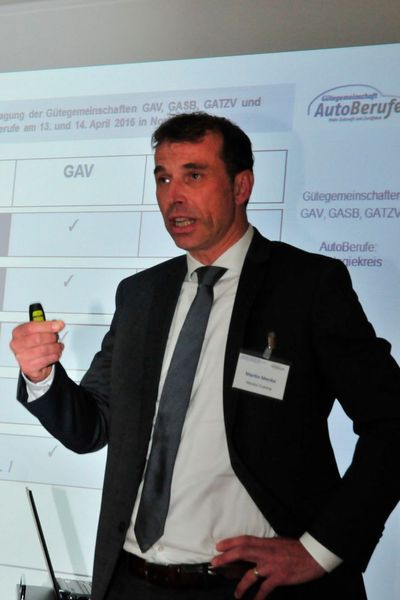 Martin Menke beleuchtete die Gemeinsamkeiten der Gütegemeinschaften. (Foto: Büttner/Redaktion »kfz-betrieb«)