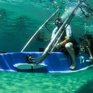 Das elektrisch betriebene Freizeit-Boot Platypus: Es verbindet die zwei Wassersportarten Bootfahren und Tauchen.