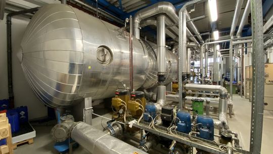 Die Eckelmann Unternehmenstochter REX Automatisierungstechnik ersetzte die Steuerung einer Prüfanlage für Wasserzähler, die bereits 26 Jahre im Einsatz war. (Bild:  Diehl Metering)