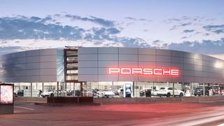 Erfolg in der Kategorie Kundenbindung: Die Porsche-Niederlassung Hamburg gehörte zu den Gewinnern des Vertriebs Awards 2019. (Piet Niemann)