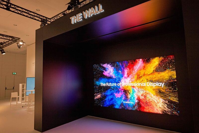 Das  Large Format Display „Wall Professional“ besteht aus selbstleuchtenden MicroLED-Modulen. (Samsung)