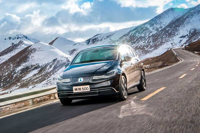 Was man auf den ersten Blick nicht sieht: Der Denza 500 basiert auf der Mercedes B-Klasse. (Bild: Daimler)