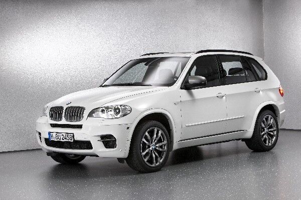 Mit einer vierfachen Weltpremiere gibt die BMW M GmbH das Startsignal für die völlig neue Produktkatgorie  M Performance Automobile (Bild: BMW)