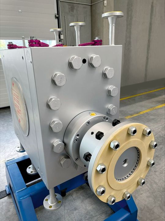 Druckerhöhungspumpe zur Förderung von Polymer­schmelze (ABS). (Bild:  Witte Pumps & Technology)