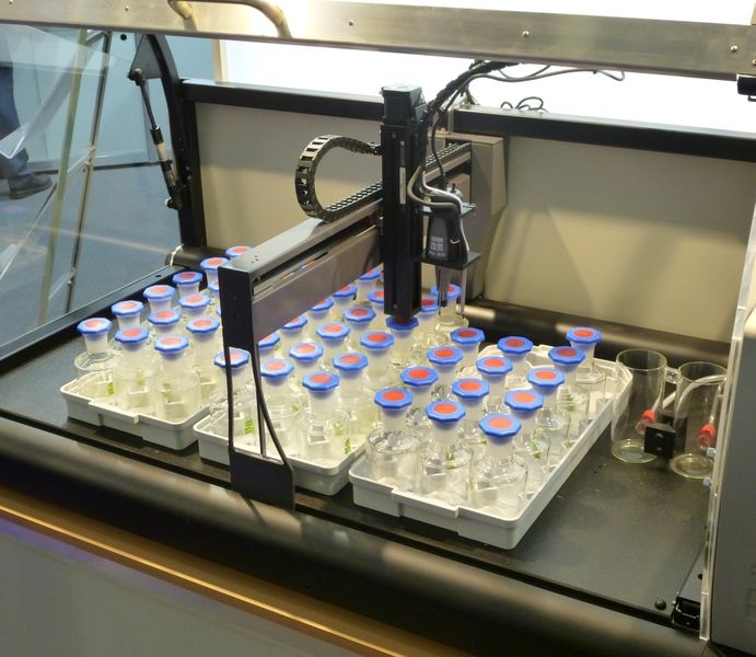Impressionen von der diesjährigen Analytica, Halle A1/A2 Analytik und Qualitätskontrolle. Laborroboter SP2000 Analysator von Skalar.    Weitere aktuelle Bilder und Nachrichten finden Sie auf unserer Landingpage zur Analytica, in unserem Visitorguide zur Messe oder in den kommenden Tage auch auf der Bildergalerie-Übersichtsseite . (Bild: Back/LABORPRAXIS)