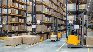 Die Mehrplatzregale von Jungheinrich erlauben einen direkten Zugriff auf alle Artikel und sind sowohl für manuelle als auch für automatische Regalbedienung lieferbar. (Jungheinrich)