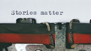 Der Fokus der neuen Kampagne von Jaguar liegt auf Erlebnissen und Geschichten. Auch B2B Unternehmen sollten in Zukunft auf Storytelling setzen. (Bild: Pexels)