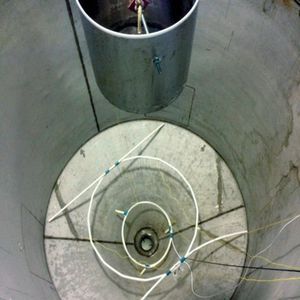 Dem Funken auf der Spur: Ringantennen im Tank sollen jegliche elektrostatische Entladung während des Falls detektieren.