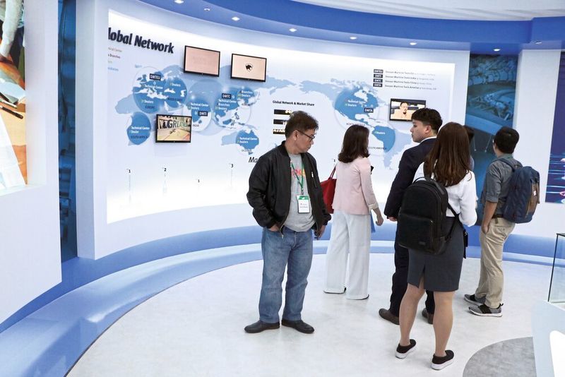 Doosan lud vom 15. bis 17. Mai nach Changwon, Korea, zur 12. Doosan International Machine Tool Fair (DIMF). 80 Maschinen, darunter 30 Neuvorstellungen, konnten vor Ort besichtigt werden. (Sonnenberg)