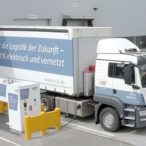 (AMZ Automobilzulieferer Sachsen)