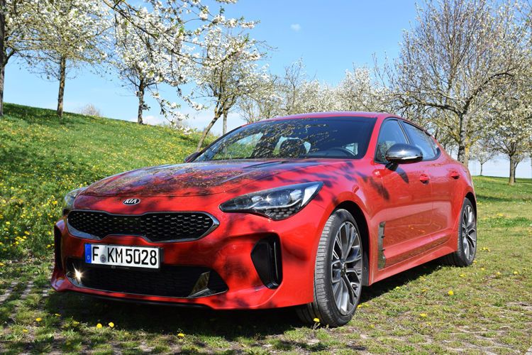 Auf neuen Wegen: Mit dem Stinger betritt Kia das Terrain der Sporttourer. (Bild: Schweitzer/»kfz-betrieb«)