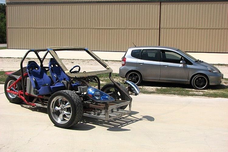 Gary Krysztopik, der Entwickler des Fahrzeugs, fährt schon seit drei Jahren mit diesem offenen Elektro-Hotrod auf drei Rädern in den Straßen und auf den Highways von San Antonio, Texas. (Foto: ZWheelz)