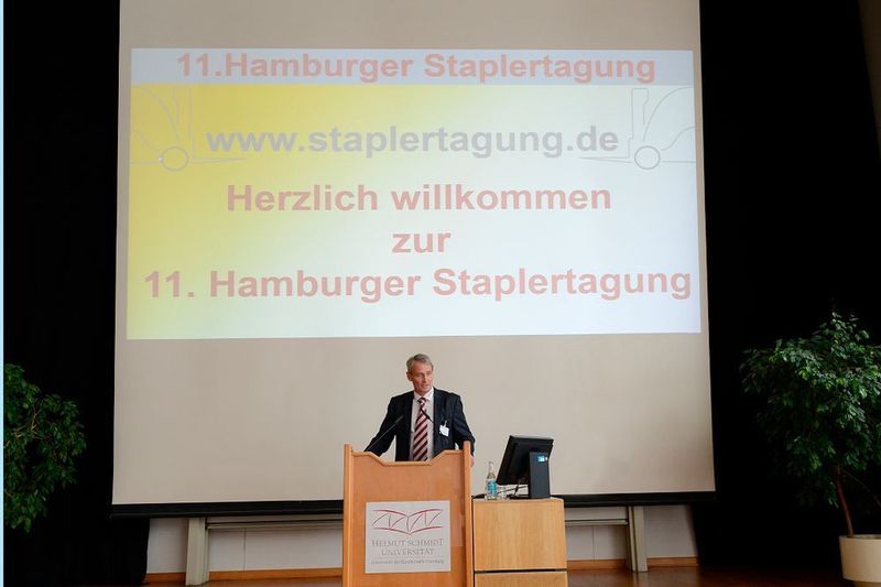 Die Themenschwerpunkte der 11.  Hamburger Staplertagung waren Zukunftstrends, aktuelle Forschungsprojekte, mechanische Komponenten und vor allem die Automatisierung der Flurförderzeuge. (Helmut-Schmidt-Universität)