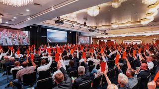 Einstimmige Ablehnung: Deutschlands VW- und Audi-Partner votierten auf einer Tagung geschlossen gegen die Agenturprovisionen des Konzerns in aktueller Höhe und gegen dessen Pläne, Leasingrückläufer künftig nur noch selbst zu vermarkten. (Bild: Berlin & Cramer)