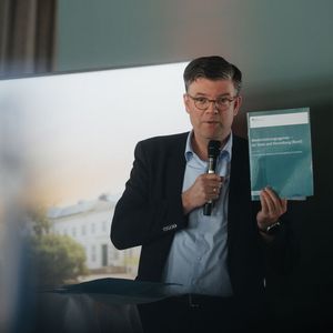 Dr. Dominik Böllhoff, Abteilungsleiter Staatsmodernisierung und Bürokratierückbau im BMDS, erläuterte die Reformimpulse aus seinem Haus.(Bild:  Manuel Emme Fotografie)