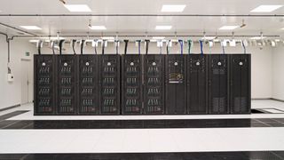Phoeniqs' AI supercomputer is optimized for running, training, and orchestrating complex AI models—such as large language models—in an industrial environment. It combines high-performance computing with uncompromising data security. (Image:Phoeniqs)