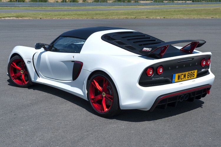 Diffusor, mächtige Flügel und Frontsplitter: der Lotus könnte gleich beim nächsten Trackday starten. (Foto: Lotus)