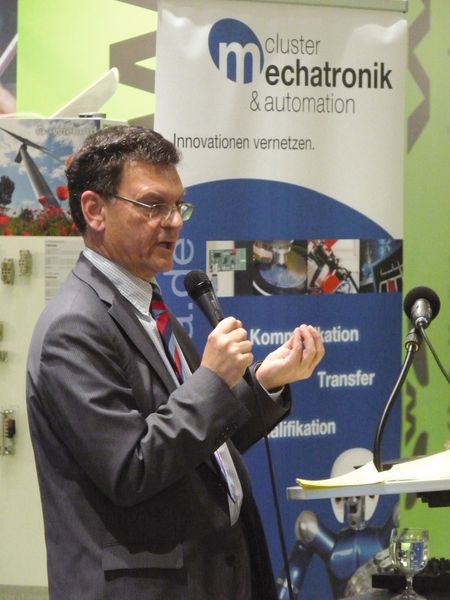 Peter Heinrich von der Energieagentur im Bayerischen StMWIVT erläuterte Zahlen und Fakten zur Energiewende in Bayern. (Wieland)